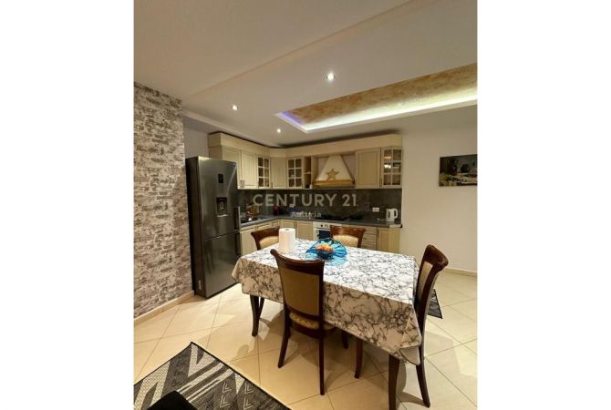Shtepi ne shitje 2+1 ne Tirane - 290,000 Euro