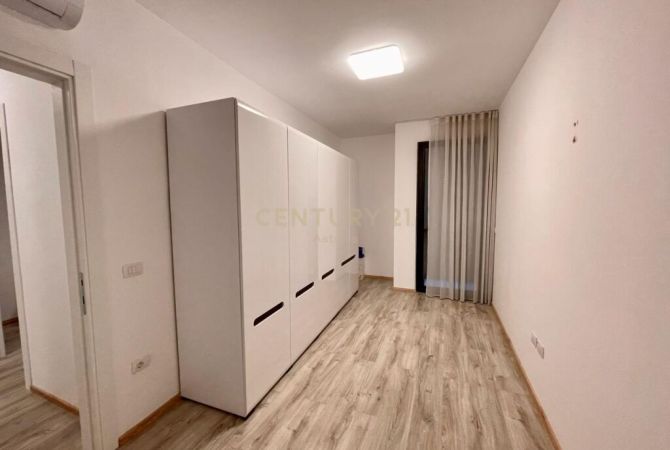 Shtepi me qera Apartament ne Tirane, 3+1, Mobilimi E mobiluar, Pagesa 1,000  Euro.