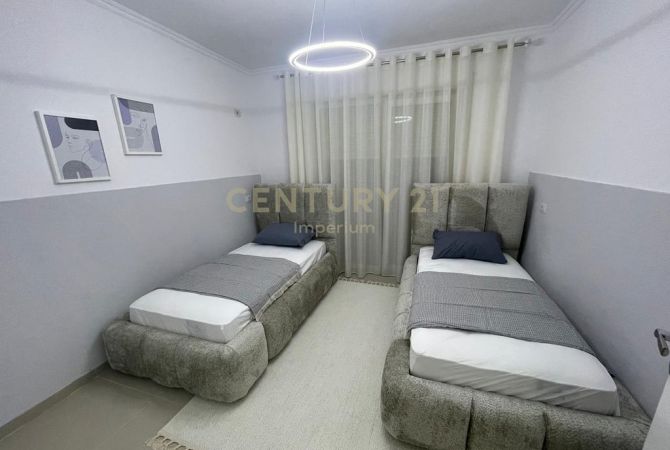 Shtepi ne shitje Apartament ne Tirane, 2+1, Mobilimi E mobiluar, Pagesa 163,000  Euro.