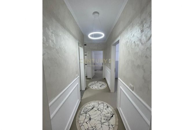 Shtepi ne shitje Apartament ne Tirane, 2+1, Mobilimi E mobiluar, Pagesa 163,000  Euro.