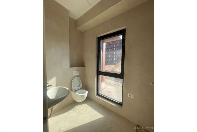 Shtepi ne shitje Apartament ne Tirane, 2+1, Mobilimi Bosh, pa mobiluar, Pagesa 280,000  Euro.