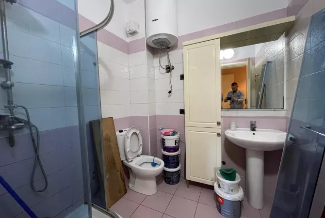 Shtepi me qera Apartament ne Tirane, 2+1, Mobilimi E mobiluar, Pagesa 400  Euro.