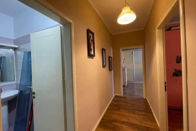 Shtepi me qera Apartament ne Tirane, 2+1, Mobilimi E mobiluar, Pagesa 400  Euro.