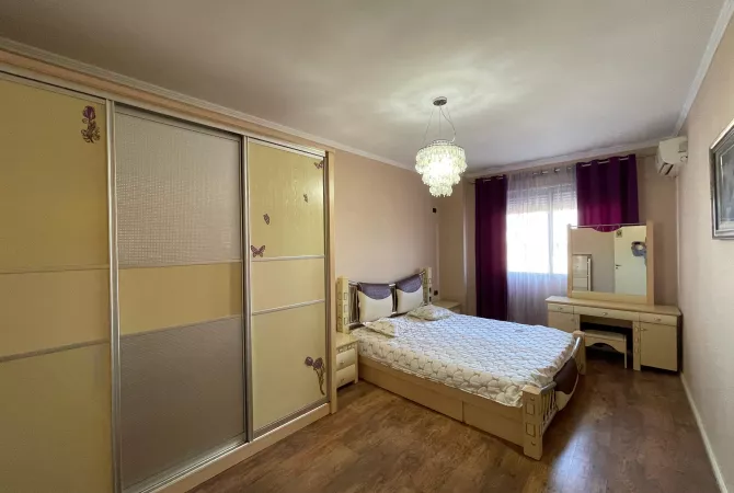 Shtepi me qera Apartament ne Tirane, 2+1, Mobilimi E mobiluar, Pagesa 400  Euro.