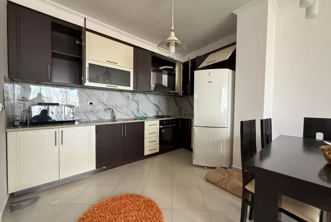 Shtepi me qera Apartament ne Tirane, 2+1, Mobilimi E mobiluar, Pagesa 420  Euro.