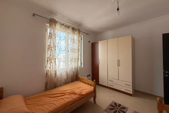 Shtepi me qera Apartament ne Tirane, 2+1, Mobilimi E mobiluar, Pagesa 420  Euro.