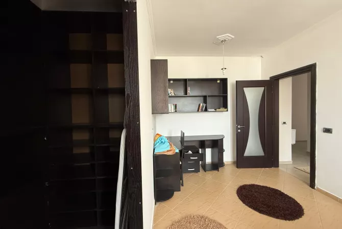 Shtepi me qera Apartament ne Tirane, 2+1, Mobilimi E mobiluar, Pagesa 420  Euro.