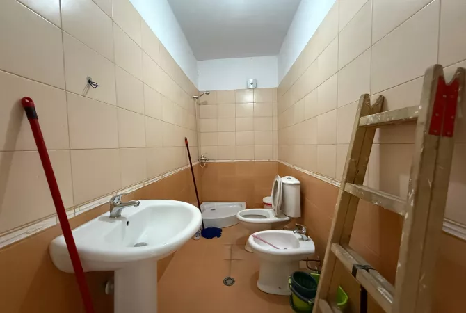 Shtepi me qera Apartament ne Tirane, 2+1, Mobilimi E mobiluar, Pagesa 420  Euro.