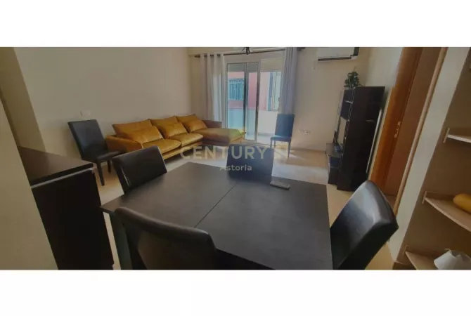 Shtepi me qera Apartament ne Tirane, 1+1, Mobilimi E mobiluar, Pagesa 500  Euro.