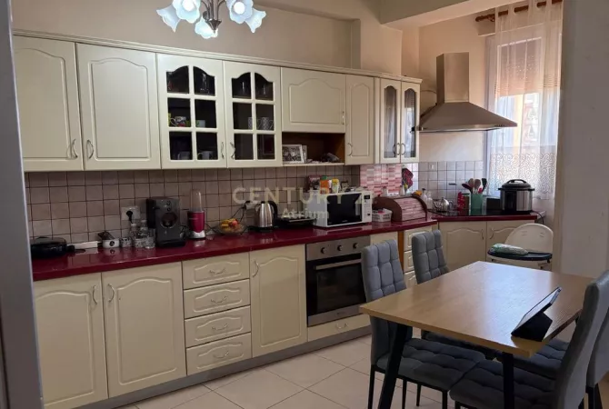 Shtepi me qera 2+1 ne Tirane - 650 Euro