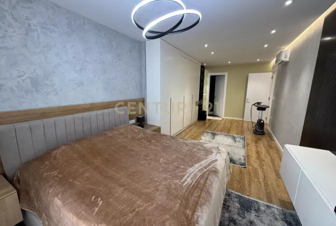 Shtepi me qera Apartament ne Tirane, 2+1, Mobilimi E mobiluar, Pagesa 1,100  Euro.
