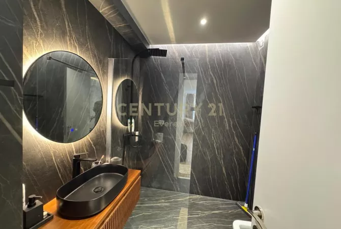 Shtepi me qera Apartament ne Tirane, 2+1, Mobilimi E mobiluar, Pagesa 1,100  Euro.