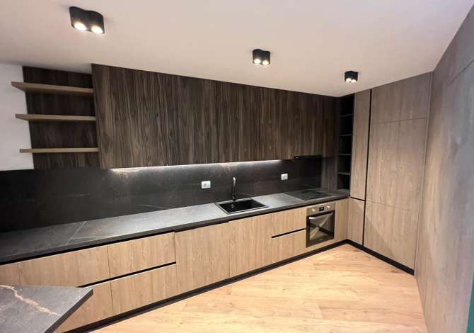 Shtepi me qera 2+1 ne Tirane - 550 Euro