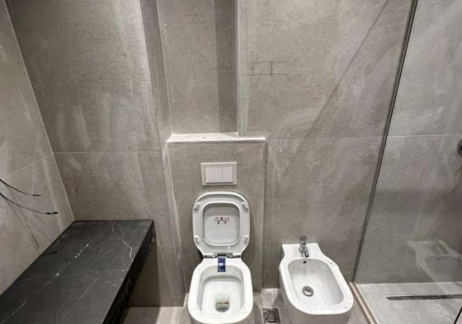 Shtepi ne shitje Apartament ne Tirane, 2+1, Mobilimi E mobiluar, Pagesa 250,000  Euro.