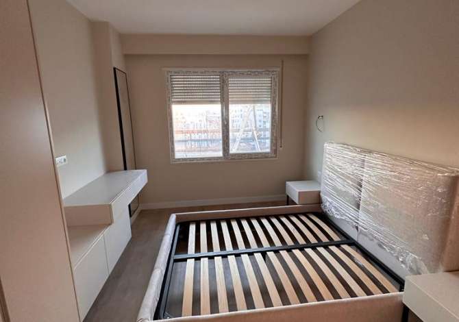 Shtepi ne shitje Apartament ne Tirane, 2+1, Mobilimi E mobiluar, Pagesa 250,000  Euro.