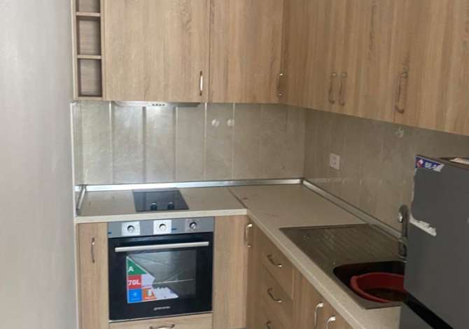 Shtepi me qera Apartament ne Tirane, 2+1, Mobilimi E mobiluar, Pagesa 450  Euro.