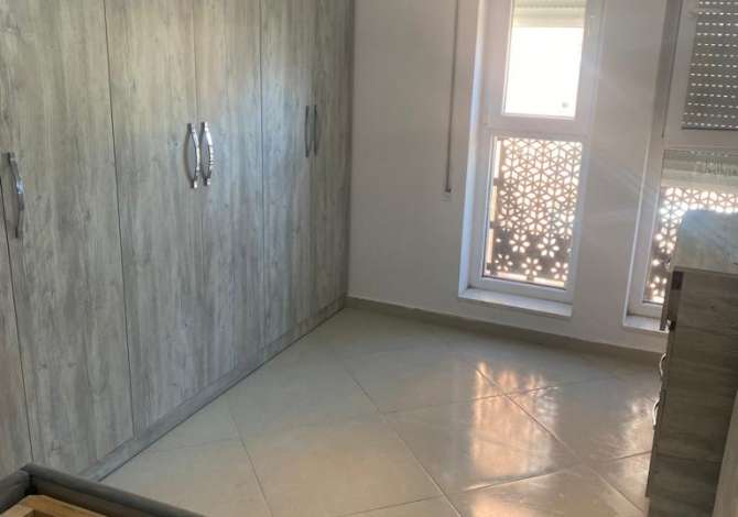 Shtepi me qera Apartament ne Tirane, 2+1, Mobilimi E mobiluar, Pagesa 450  Euro.