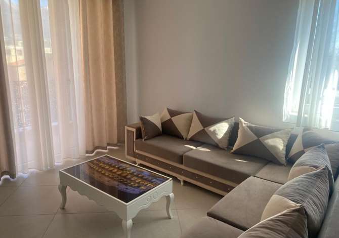 Shtepi me qera 2+1 ne Tirane - 450 Euro