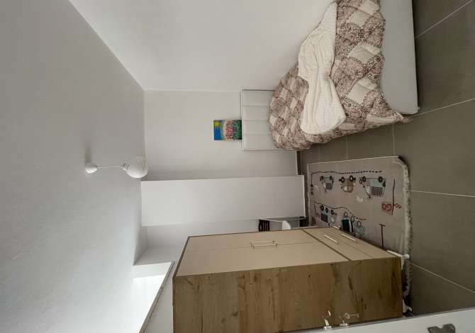 Shtepi me qera Apartament ne Tirane, 2+1, Mobilimi E mobiluar, Pagesa 40,000  Leke.