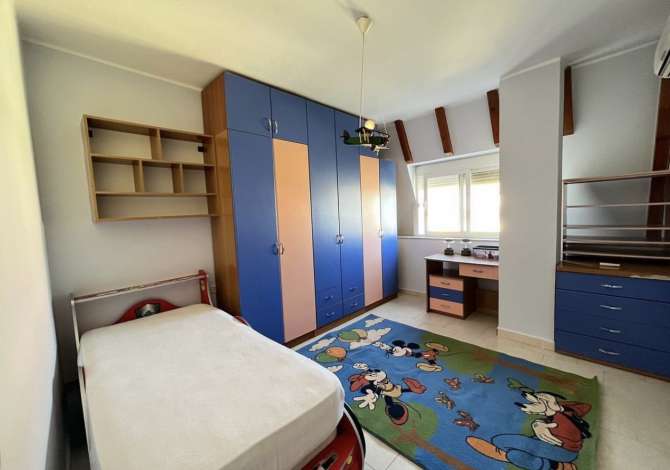 Shtepi me qera Apartament ne Tirane, 2+1, Mobilimi E mobiluar, Pagesa 550  Euro.