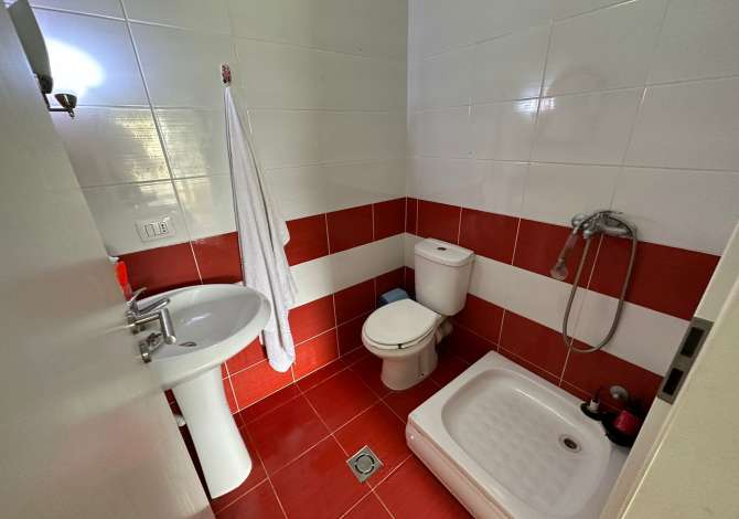 Shtepi ne shitje Apartament ne Tirane, 2+1, Mobilimi E mobiluar, Pagesa 165,000  Euro.