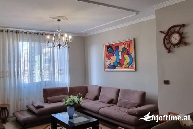 Shtepi me qera 3+1 ne Tirane - 800 Euro