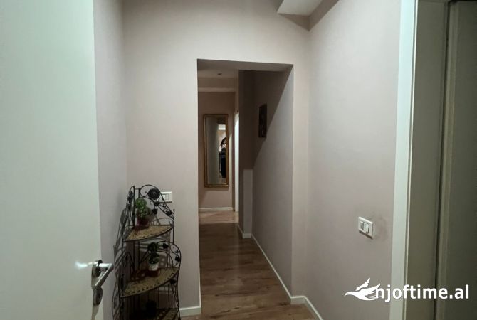 Shtepi ne shitje 3+1 ne Tirane - 250,000 Euro
