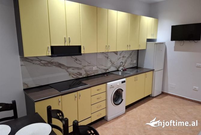 Shtepi me qera 1+1 ne Tirane - 40,000 Leke