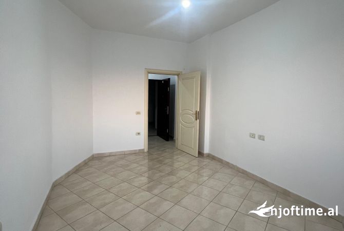 Shtepi ne shitje 1+1 ne Tirane - 85,000 Euro