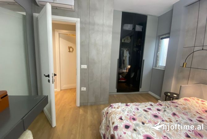 Shtepi me qera Apartament ne Tirane, 2+1, Mobilimi E mobiluar, Pagesa 998  Euro.
