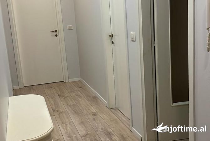 Shtepi me qera 2+1 ne Tirane - 749 Euro