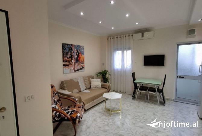 Shtepi me qera 1+1 ne Tirane - 549 Euro