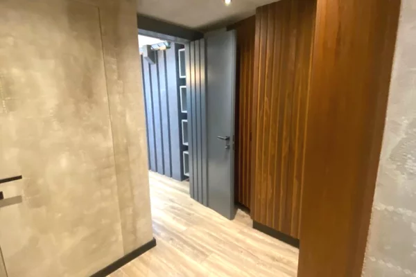 Shtepi me qera Penthose(kati i fundit panoramik) ne Tirane, 3+1, Mobilimi E mobiluar, Pagesa 1,699  Euro.