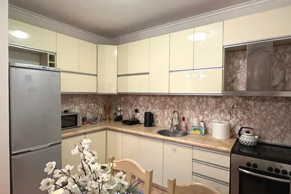 Shtepi me qera 3+1 ne Tirane - 700 Euro