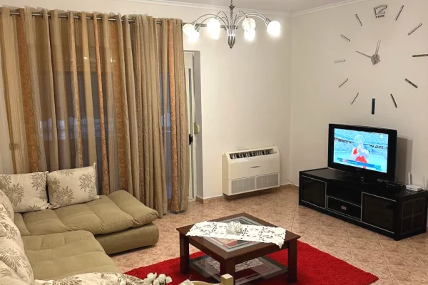 Shtepi me qera Apartament ne Tirane, 3+1, Mobilimi E mobiluar, Pagesa 700  Euro.