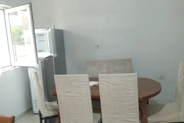 Shtepi me qera 2+1 ne Tirane - 40,000 Leke