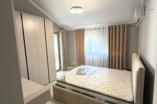 Shtepi me qera 2+1 ne Tirane - 800 Euro
