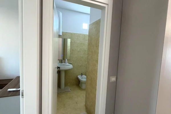Shtepi me qera Apartament ne Tirane, 2+1, Mobilimi E mobiluar, Pagesa 800  Euro.