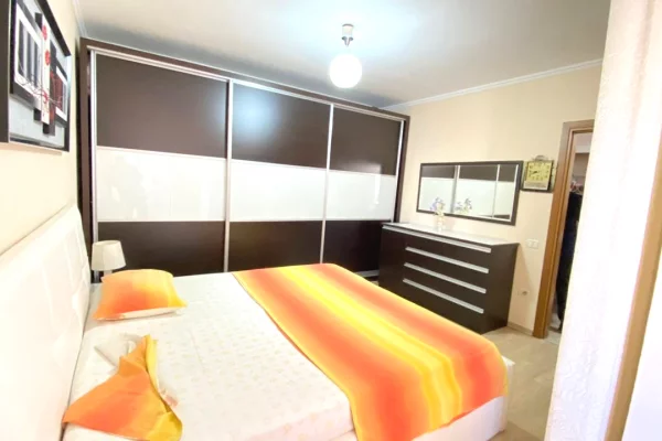 Shtepi me qera Apartament ne Tirane, 1+1, Mobilimi E mobiluar, Pagesa 699  Euro.