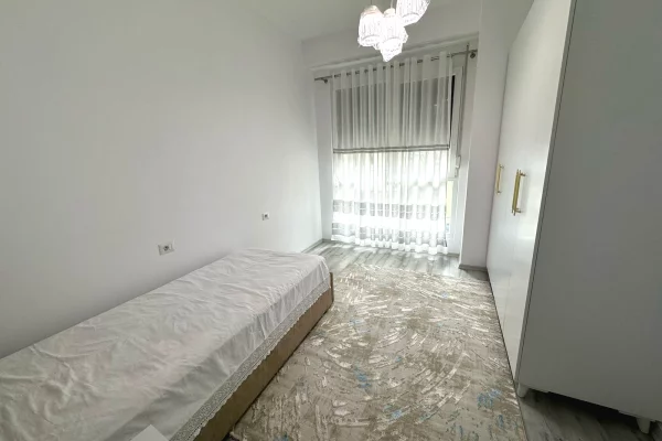 Shtepi me qera Apartament ne Tirane, 2+1, Mobilimi E mobiluar, Pagesa 599  Euro.