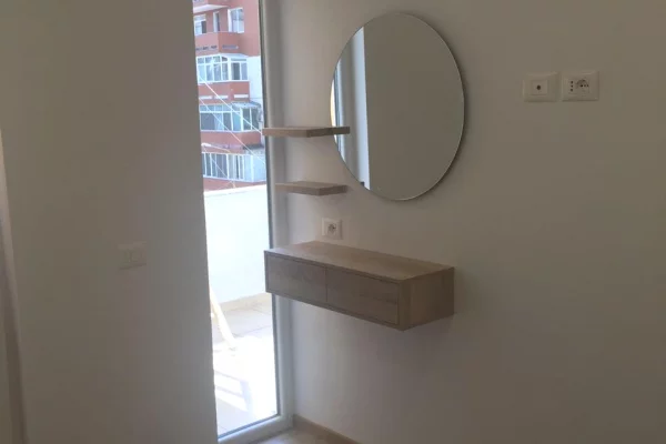 Shtepi me qera Apartament ne Tirane, 1+1, Mobilimi E mobiluar, Pagesa 600  Euro.