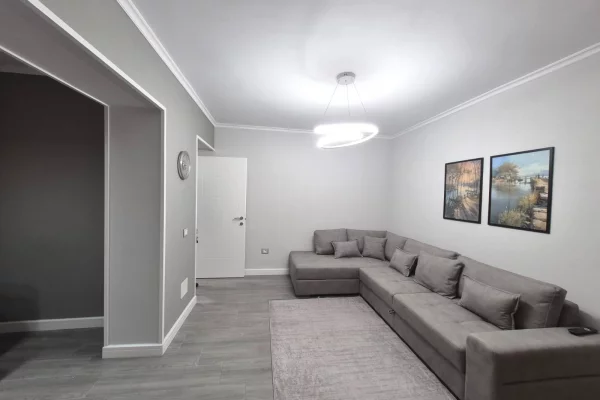 Jepet me qera 2+1 mobiluar ashensor te ozon 500 wu