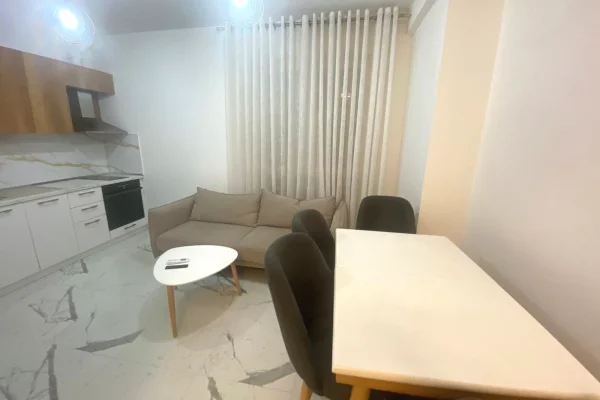 Jepet 2+1+ parking Myslym Shyri mobiluar 750 eu