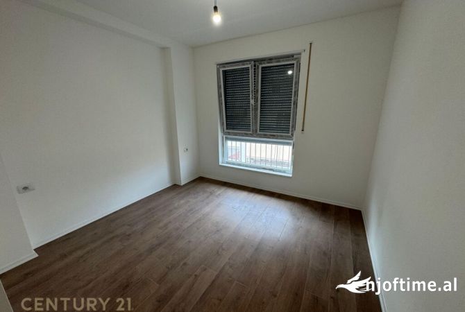 Ambient biznesi me qera 3+1 ne Tirane - 700 Euro