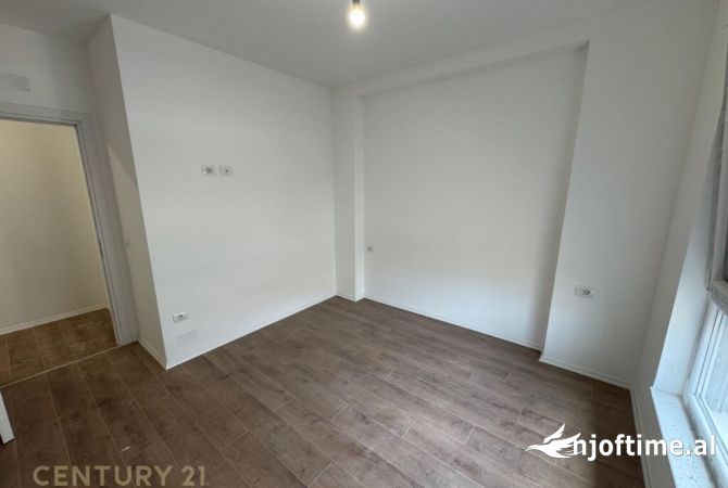 Ambient biznesi me qera 3+1 ne Tirane - 700 Euro