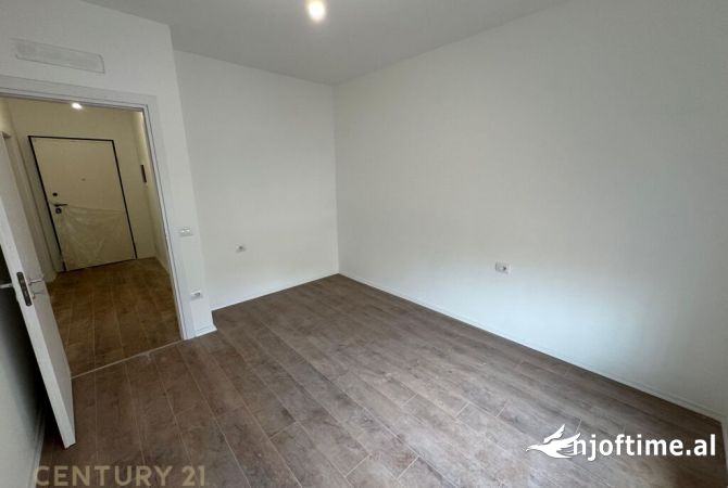 Ambient biznesi me qera 3+1 ne Tirane - 700 Euro