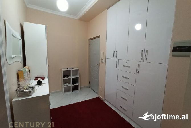 Shtepi me qera 2+1 ne Tirane - 650 Euro