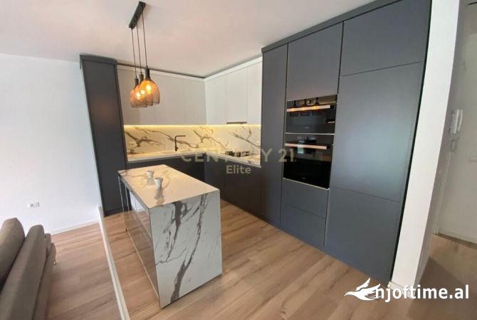 Shtepi me qera Vila Luksoze ne Tirane, 2+1, Mobilimi E mobiluar, Pagesa 1,400  Euro.