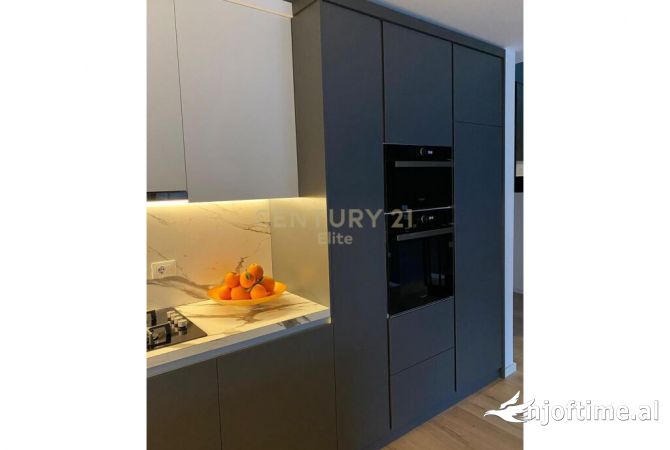 Shtepi me qera Vila Luksoze ne Tirane, 2+1, Mobilimi E mobiluar, Pagesa 1,400  Euro.