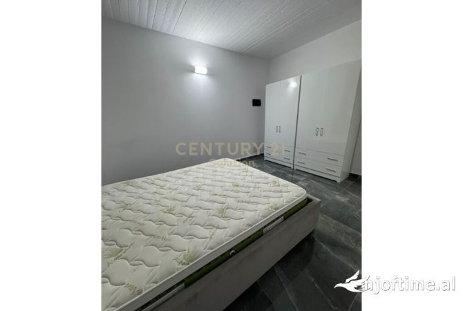 Shtepi me qera Apartament ne Tirane, 1+1, Mobilimi E mobiluar, Pagesa 400  Euro.